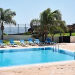 Costera, Mar, Golf Y Muelle Deportivo