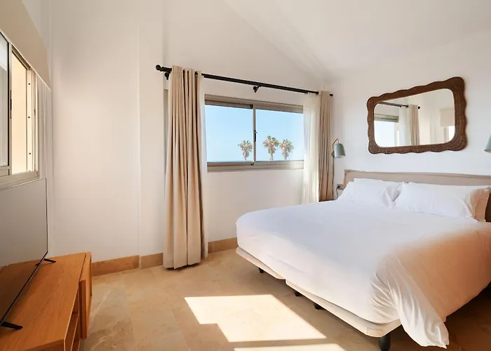 Costera, Mar, Golf Y Muelle Deportivo *